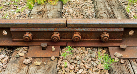 Почему в России поезда стучат колёсами, а в Европе, Китае и Японии почти нет