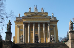 Архитектура Базилики в городе Эгер, Венгрия – фотографии Венгрии