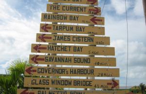 Указатель дороги в Эльютера, Багамские острова – фотографии Багамских островов