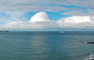 Море в Динарде, Франция – фотографии Франции