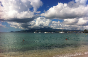 Пляж Анс Митан (Anse Mitan) в окрестностях Ле-Труа-Иле – фотографии Мартиники