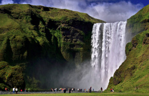 Водопад Скоугафосс (Skogafoss) в Исландии – фотографии Исландии