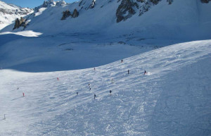 Лыжная трасса в Брид-ле-Бэн, Франция – фотографии Франции