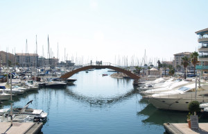 Яхты и катера в Фрежюс, Франция – фотографии Франции