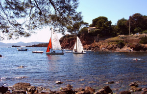 Парусники в Сен-Рафаэль. Франция – фотографии Франции