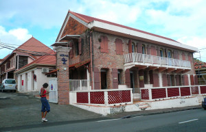 Улицы городка Ле-Труа-Иле – фотографии Мартиники