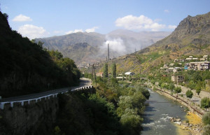 Горная река. Ванадзор. Армения. – фотографии Армении