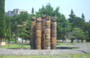 Деревянные скульптуры. Очамчыра – фотографии Абхазии