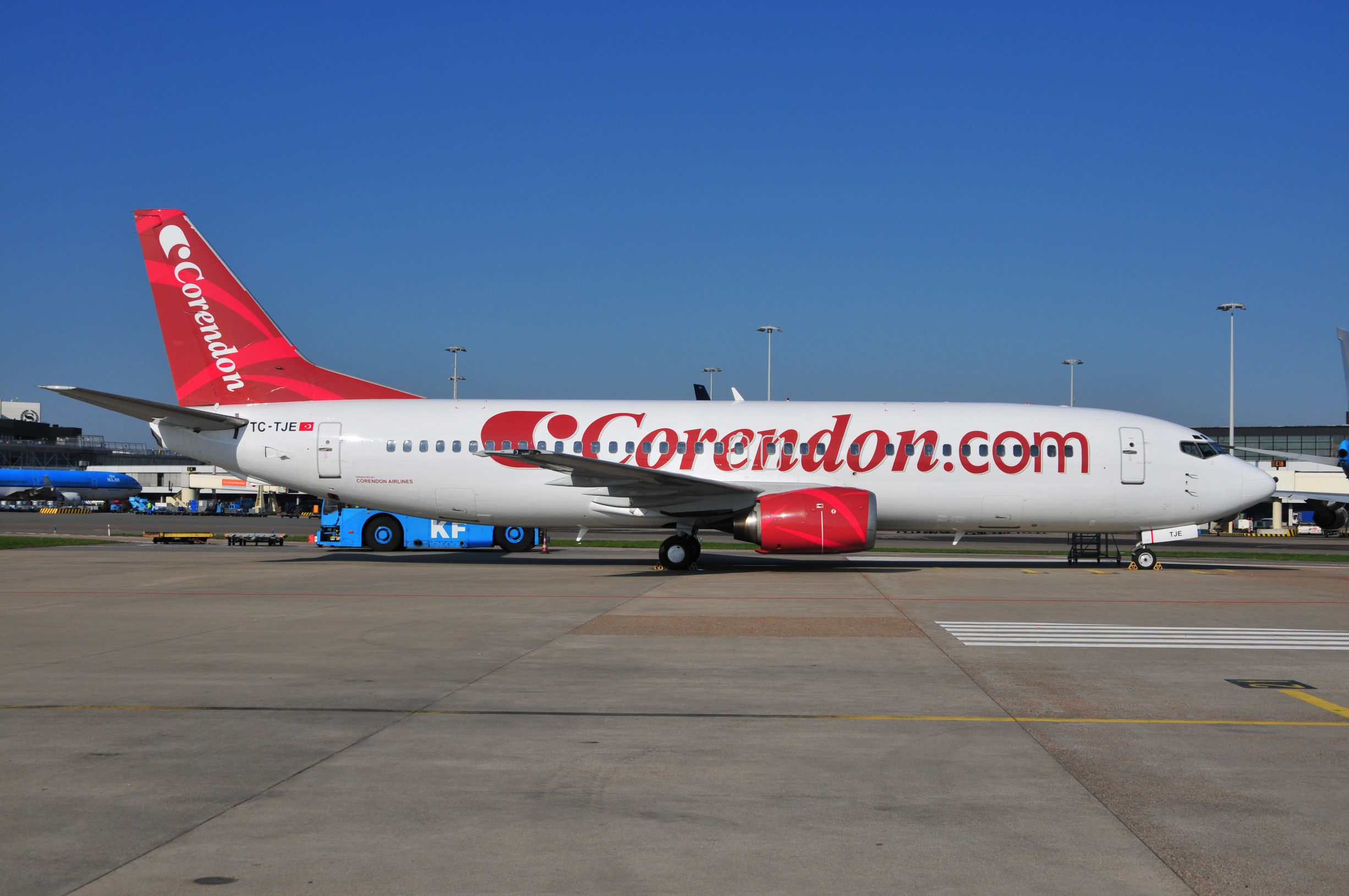 Рейс корендон авиакомпания. Боинг 737 Корендон. 737-800 Corendon Airlines. Boeing 737-800 Corendon Airlines. Турецкие авиалинии Corendon.