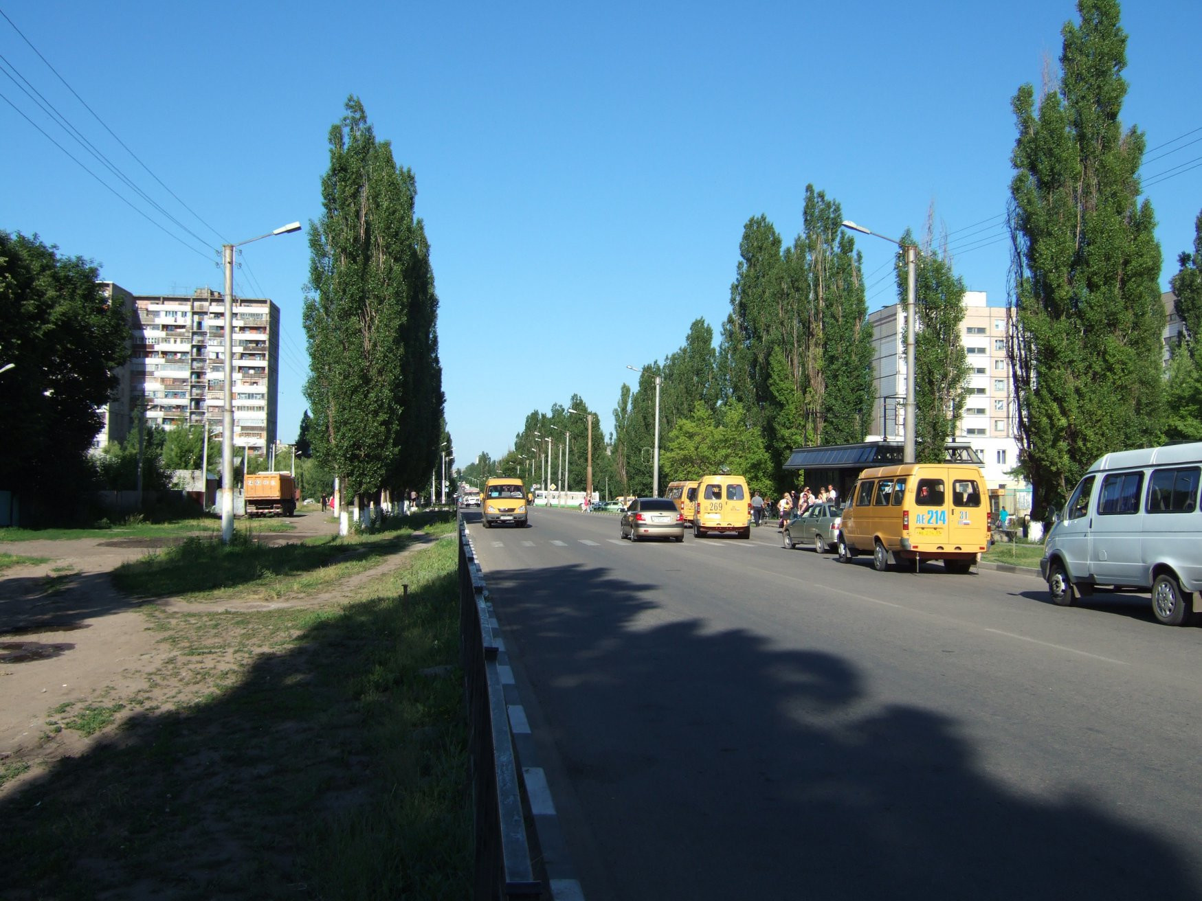 Улица в Старом Осколе, Россия — фотография, размер: 1749x1312