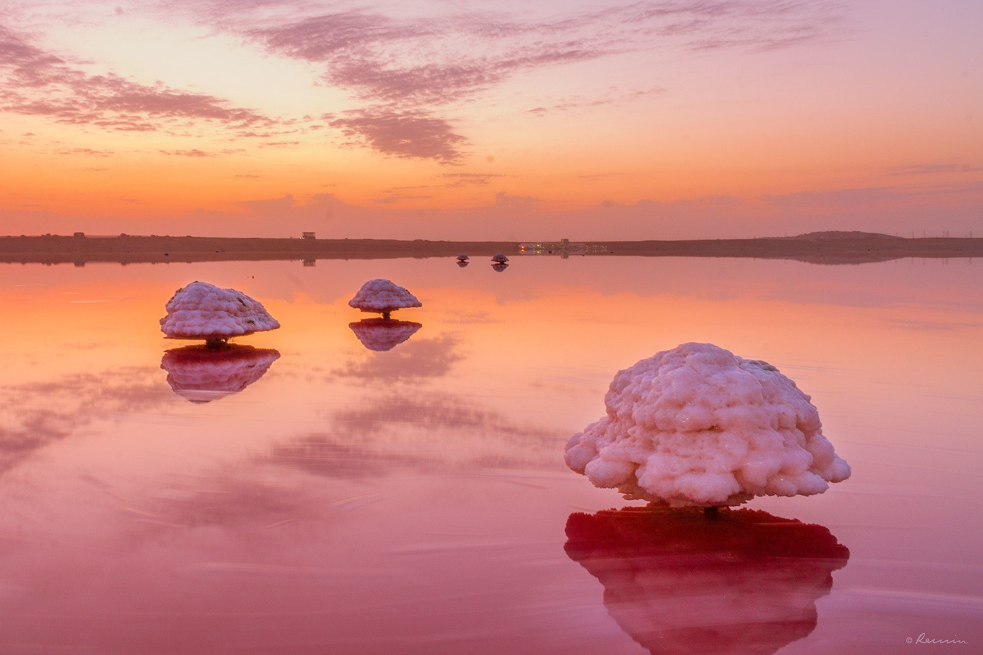 Розовое озеро Масазыр в Азербайджане