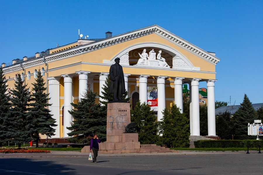 Театры в йошкар оле. Театр Шкетана Йошкар-Ола. Марийский национальный театр драмы имени м. Шкетана. Драм театр Шкетана Марий Эл. Марийский драматический театр Йошкар-Ола шкеьана.