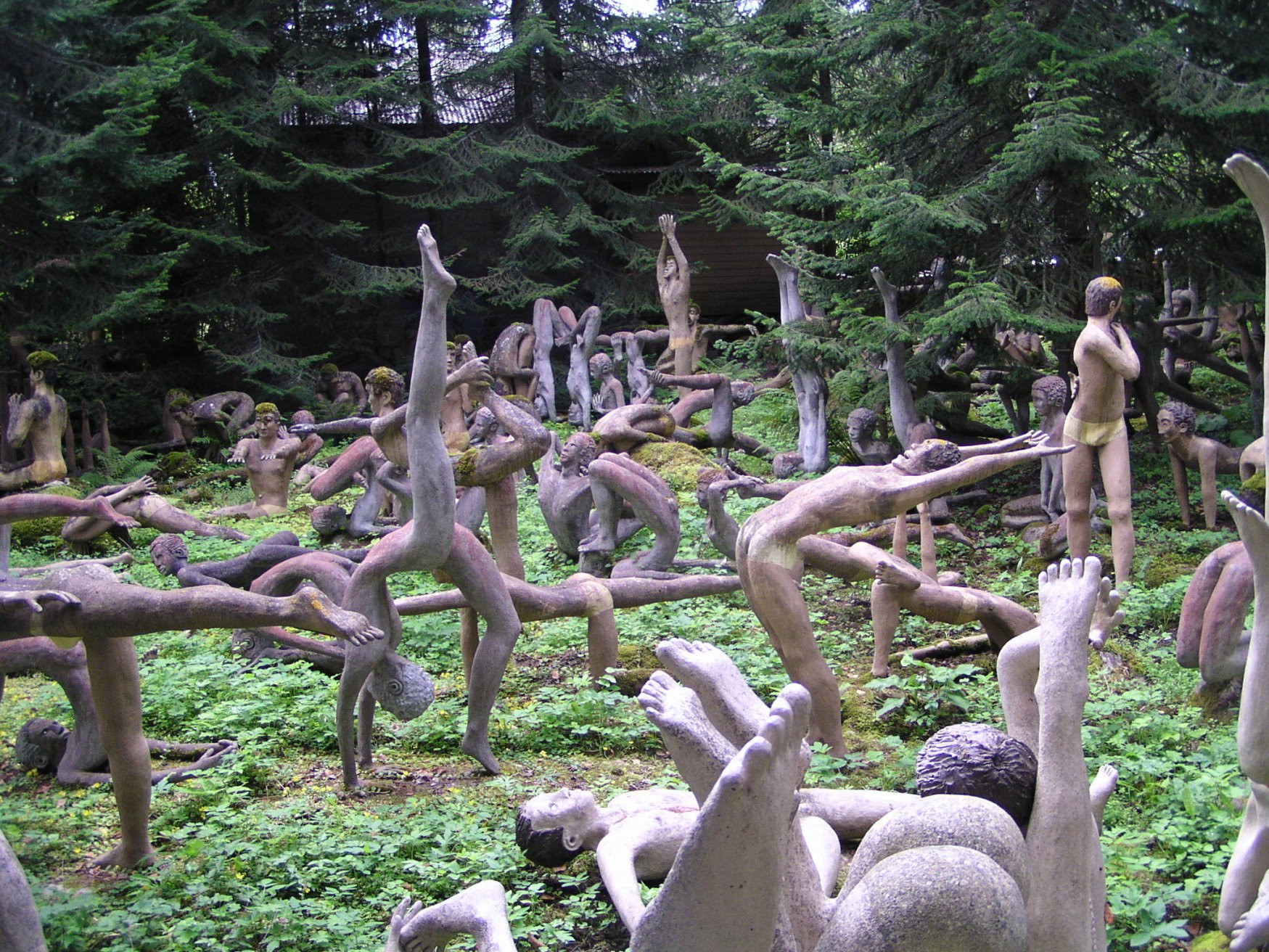 Парк скульптур вейё рёнккёнена (10 км от г. Париккала)