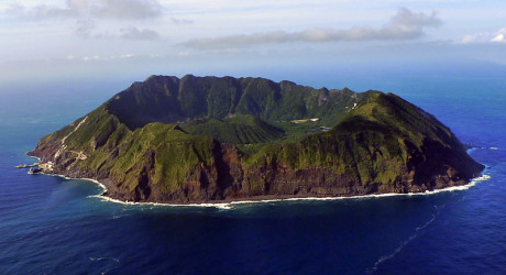 Аогашима – живя на пороховой бочке