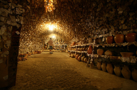 Пещера волос в Аваносе