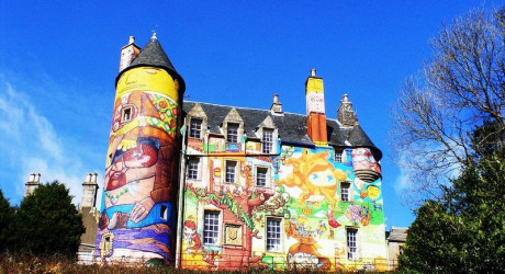 Келберн – старинный замок 13-го века, покрытый красочными граффити