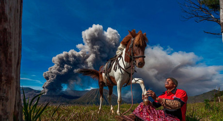 Тенгеры – народ, который живёт и работает в окрестностях извергающегося вулкана Бромо