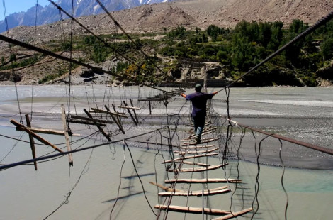 Самые страшные и опасные мосты в мире