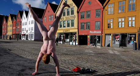 Рыжий голый… идейный