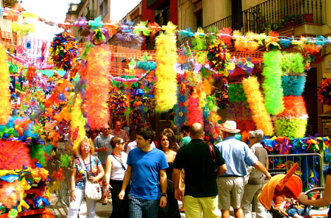 Изобретательные барселонцы "отрываются" на Fiesta Mayor de Gracia