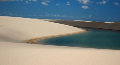Белые пески Lencois Maranhenses в Бразилии