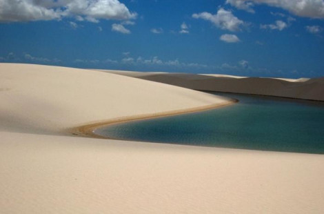 Белые пески Lencois Maranhenses в Бразилии