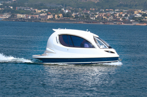Итальянцы разработали футуристический катер «Jet Capsule»