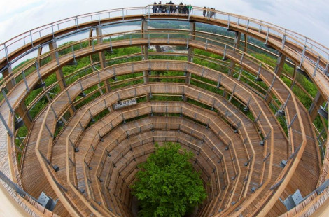 Необычная башня «Орлиное гнездо» над островом Рюген в Германии