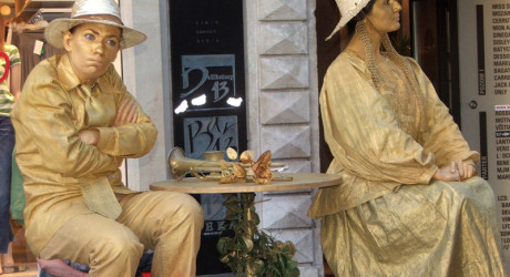 Ожившие памятники, застывшие люди…