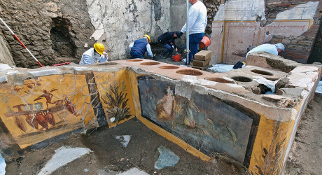 Археологи обнаружили прекрасно сохранившуюся закусочную в руинах Помпеи