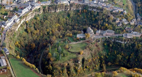 Бозуль – французский город, расположенный на краю гигантского каньона