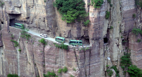 10 самых необычных дорог мира