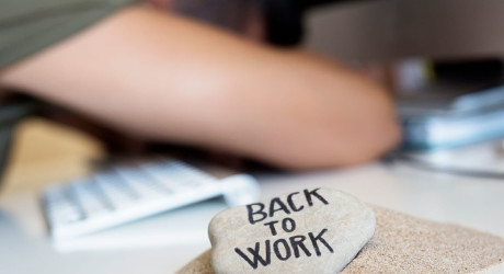 Как легко и быстро втянуться в работу после отпуска? 7 советов