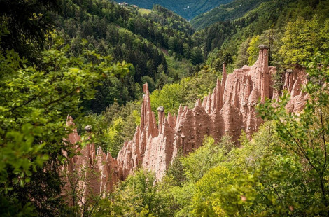 Земляные пирамиды Южного Тироля в Италии