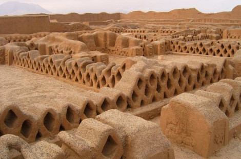 Чан Чан – крупнейший в мире город из самана, сохранившийся до наших дней