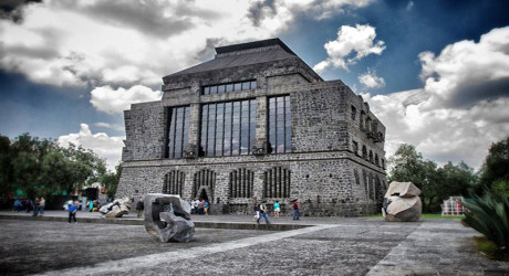 Музей Анауакалли – здание в виде пирамиды ацтеков, хранящее коллекцию доиспанских артефактов