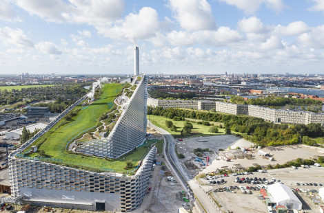 Мусоросжигательный завод в Дании обзавёлся лыжным склоном