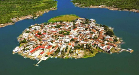 Мескальтитан – мексиканская Венеция, где креветок сушат прямо на тротуаре