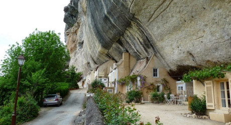 Лез-Эзи-де-Тайак-Сирёй — в гостях у Кроманьонца