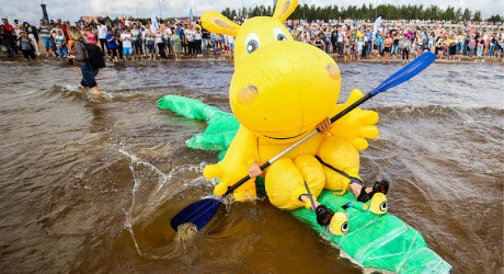 Шоу самодельных плавательных конструкций «Заплыв» в Санкт-Петербурге