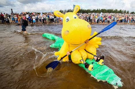 Шоу самодельных плавательных конструкций «Заплыв» в Санкт-Петербурге