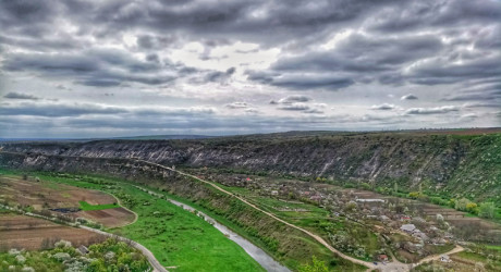 Молдова - республика с винными реками и фруктовыми берегами