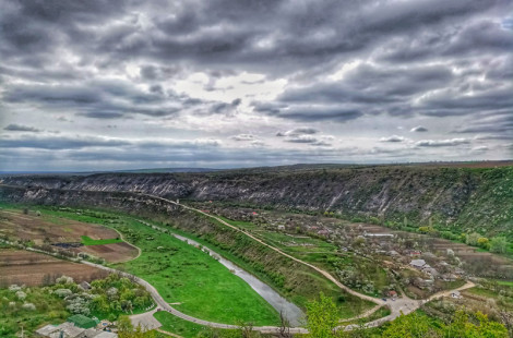 Молдова - республика с винными реками и фруктовыми берегами