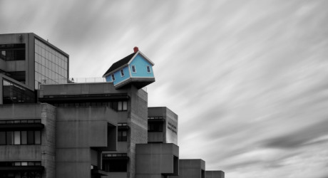 Необычный дом «Упавшая звезда» в Калифорнии