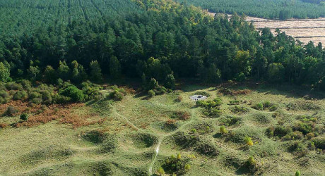 Древние вертикальные шахты по добыче кремния в Англии
