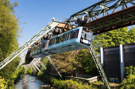 Вуппертальская подвесная железная дорога — старейшая в мире