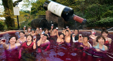 Ванны из вина, кофе, чая и саке в отеле Yunessun Spa Resort