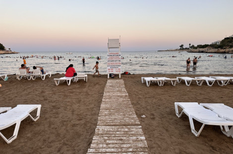 Пляж Akkum Plajı — 17 фото, как добраться из Мерсина