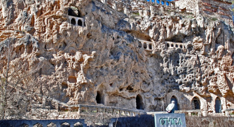 Сивика – необычная испанская деревушка, высеченная в скале