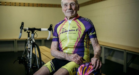 Во Франции живёт 108-летний велосипедист-чемпион Робер Маршан